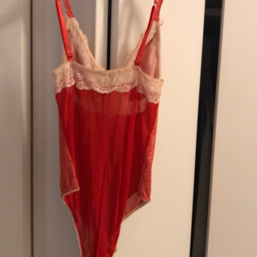 Lingerie - Picture 3 of 3
